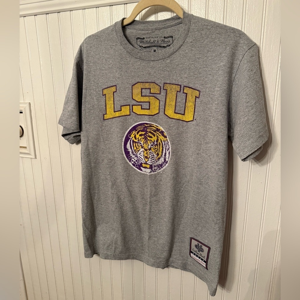 Mitchell & Ness LSU Tigers vintage Arch Medium Tshirt